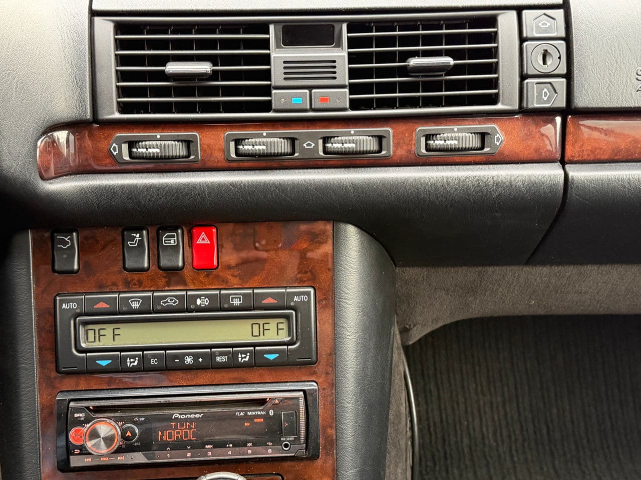 1997 Mercedes S 300 — Miniatură 12