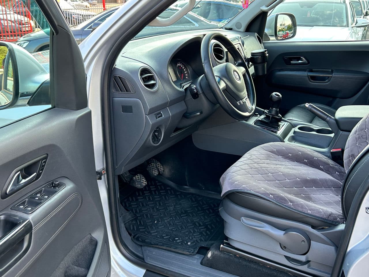 2010 Volkswagen Amarok — Miniatură 5