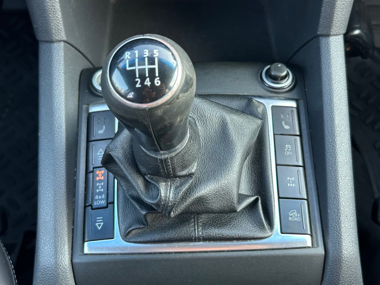 2010 Volkswagen Amarok — Miniatură 11