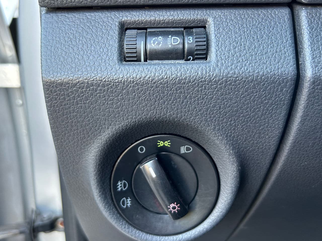 2010 Volkswagen Amarok — Miniatură 12