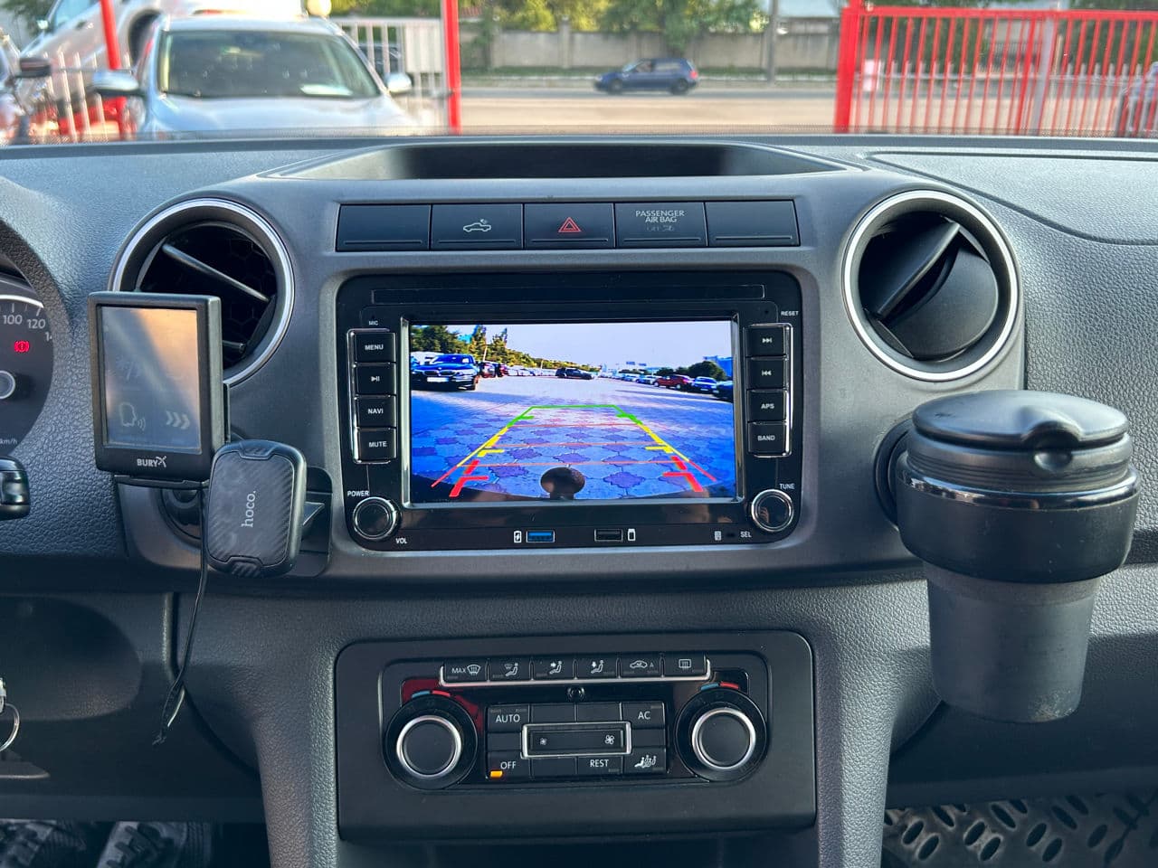 2010 Volkswagen Amarok — Miniatură 10