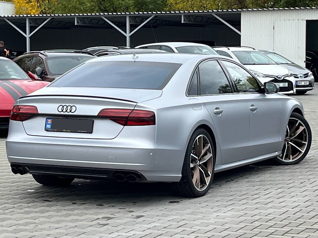 2017 Audi S8 Plus — Miniatură 2
