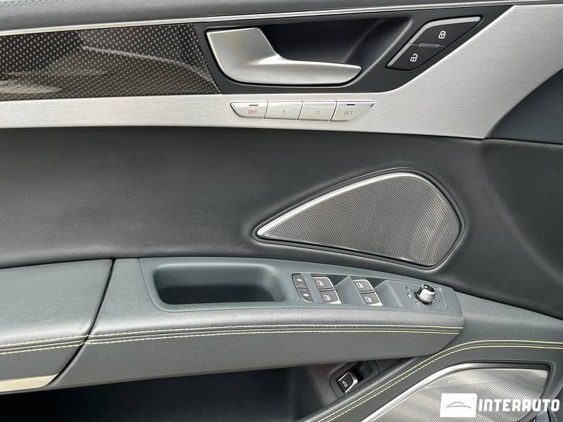 2017 Audi S8 Plus — Miniatură 5