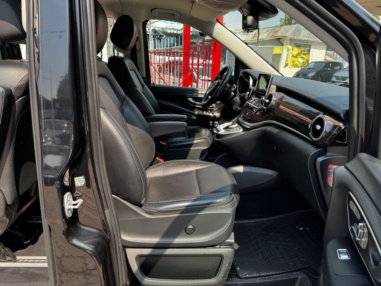 2015 Mercedes V 250 — Miniatură 6