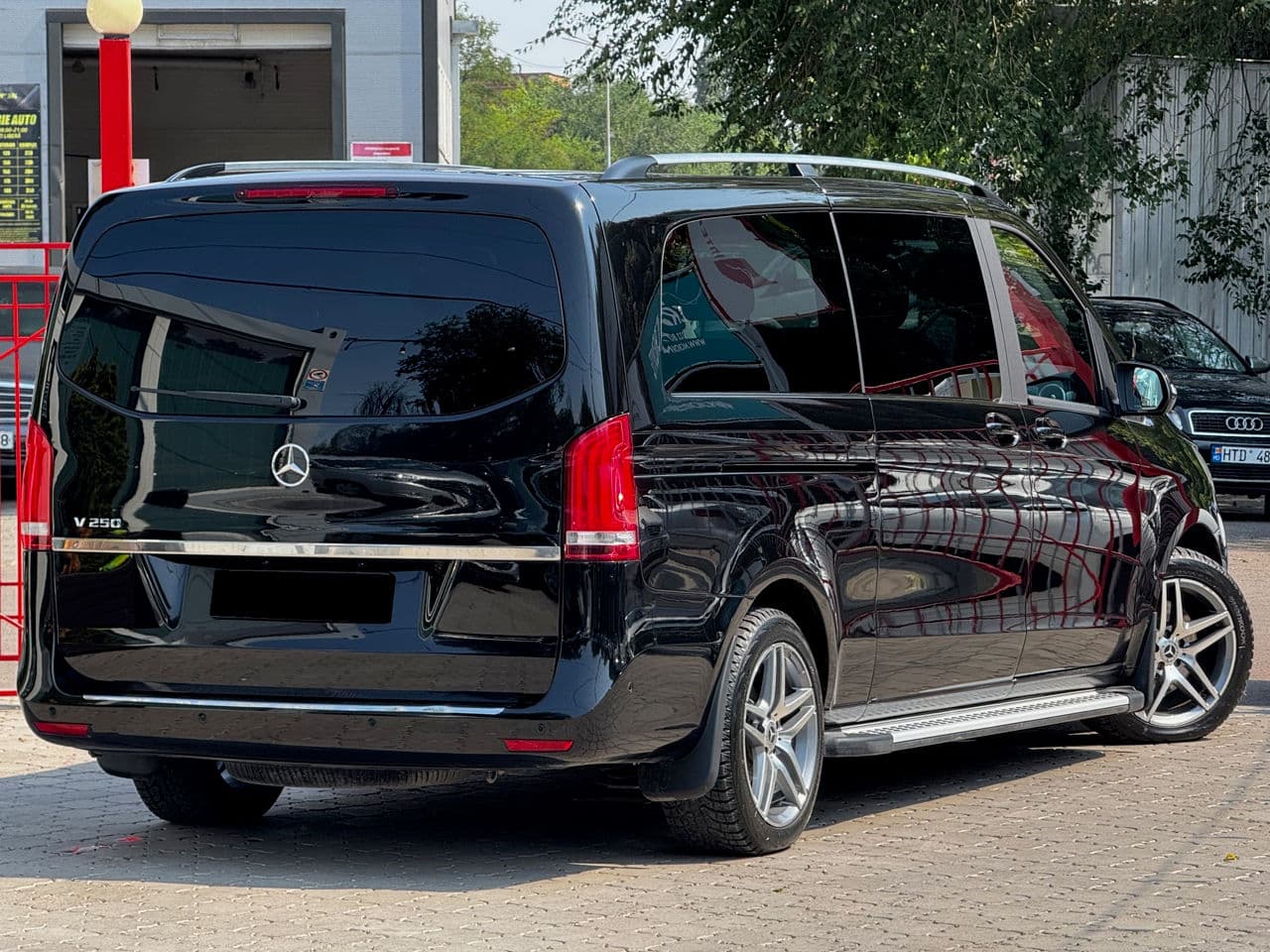 2015 Mercedes V 250 — Miniatură 2