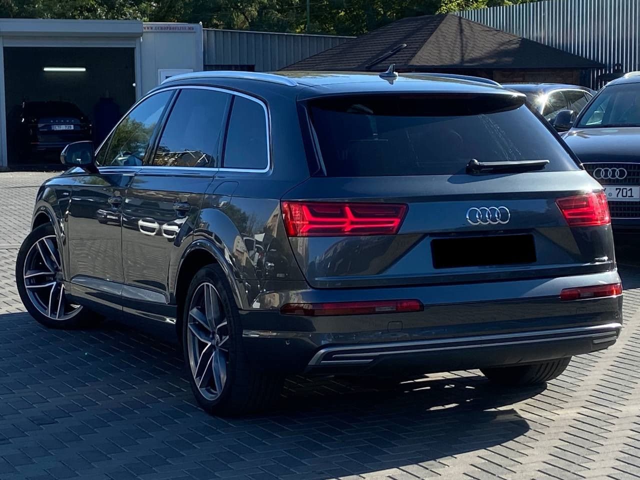 2016 Audi Q7 E-Tron — Miniatură 2
