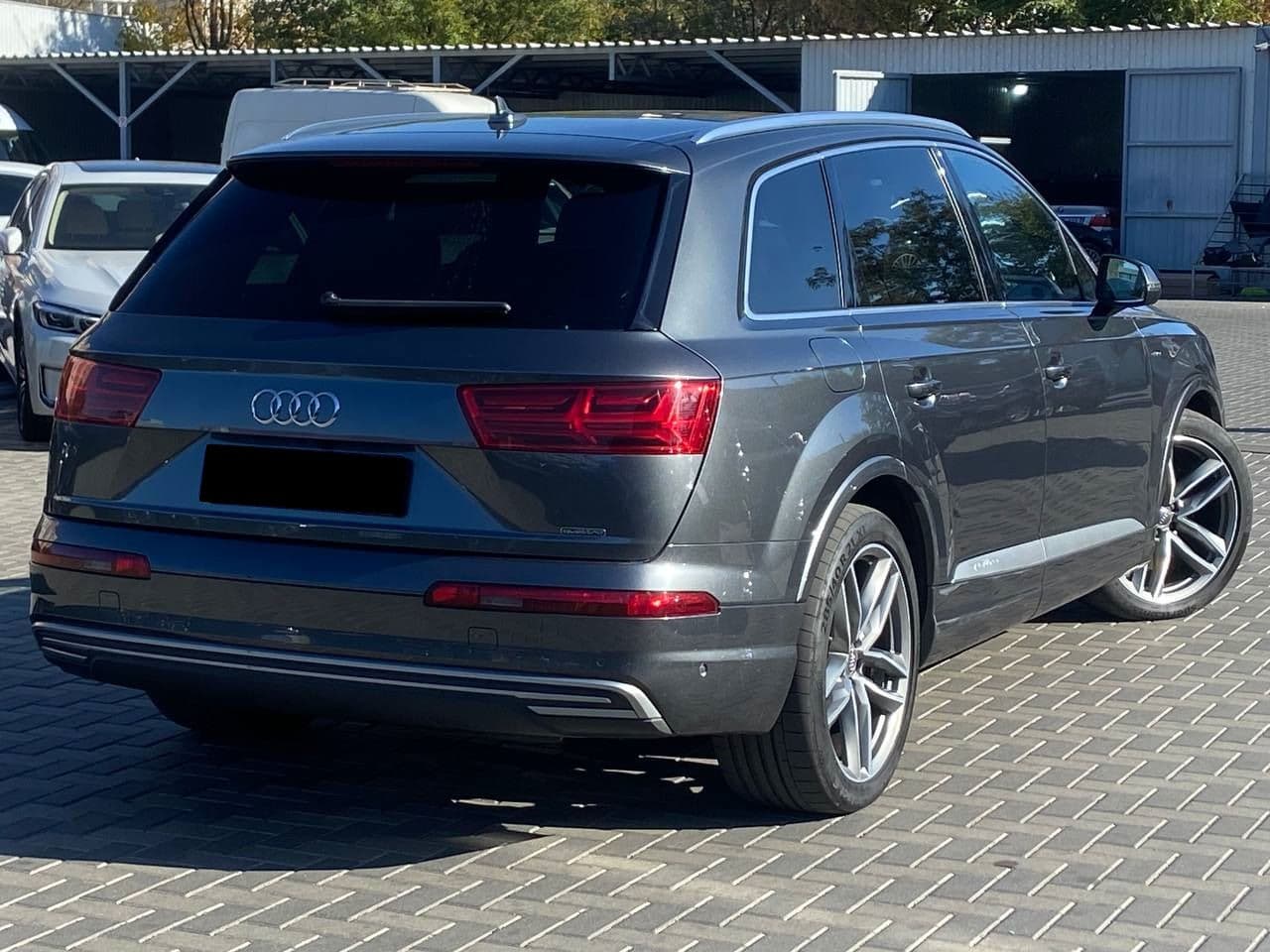 2016 Audi Q7 E-Tron — Miniatură 4