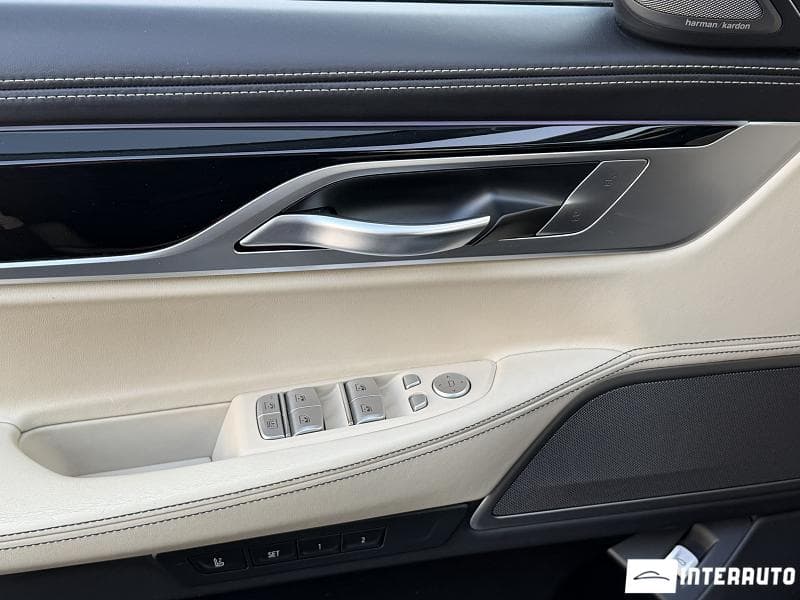 BMW 730 2018 — Миниатюра 8