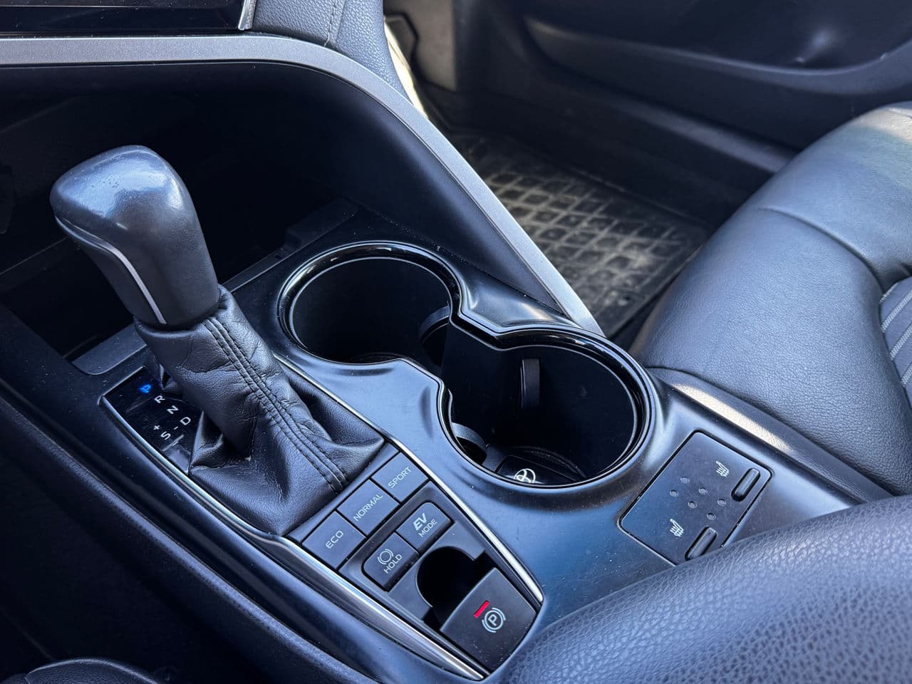 2018 Toyota Camry — Miniatură 14