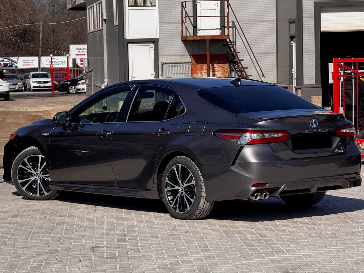 2018 Toyota Camry — Miniatură 2