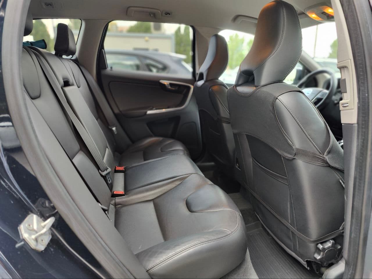 Volvo XC 60 2016 — Миниатюра 9