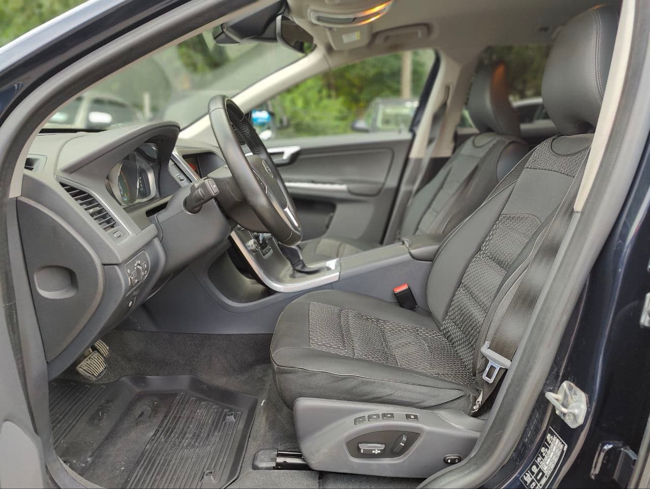 Volvo XC 60 2016 — Миниатюра 6