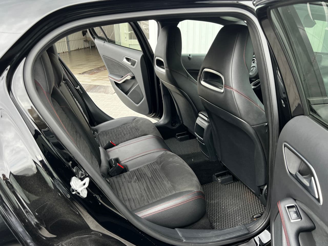 2017 Mercedes GLA 180 — Miniatură 17