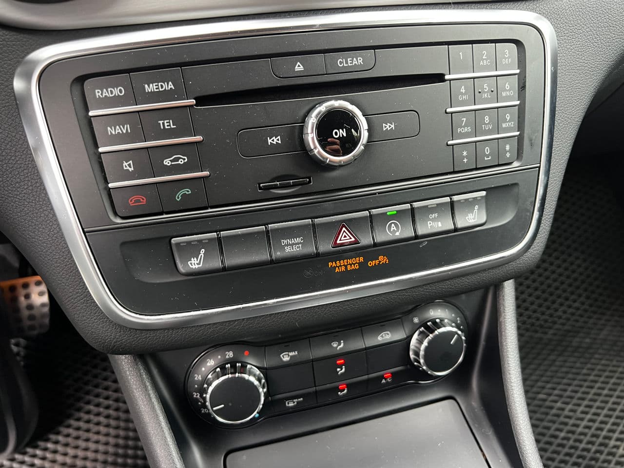 2017 Mercedes GLA 180 — Miniatură 11