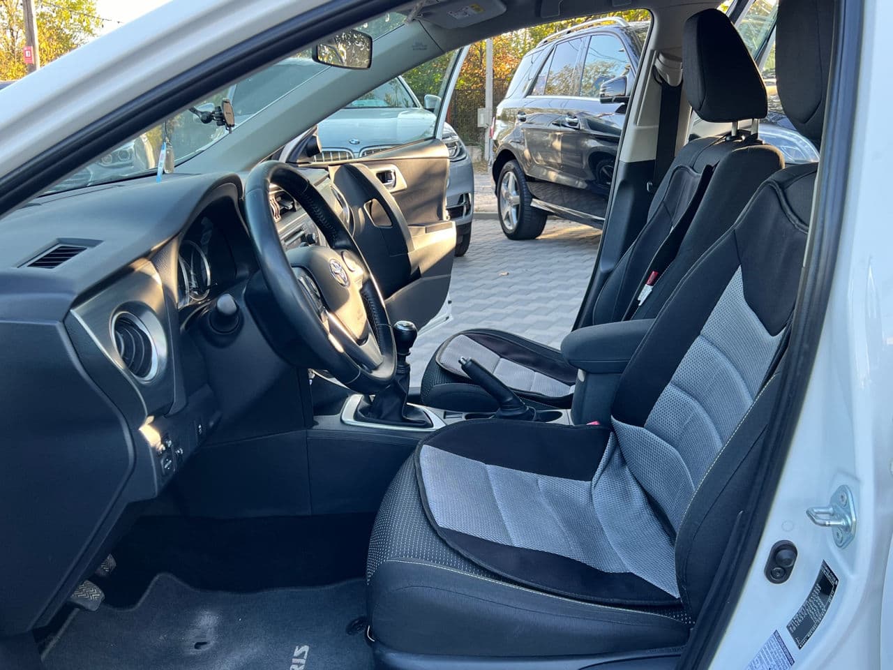2014 Toyota Auris — Miniatură 5