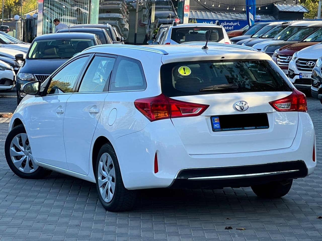 2014 Toyota Auris — Miniatură 4