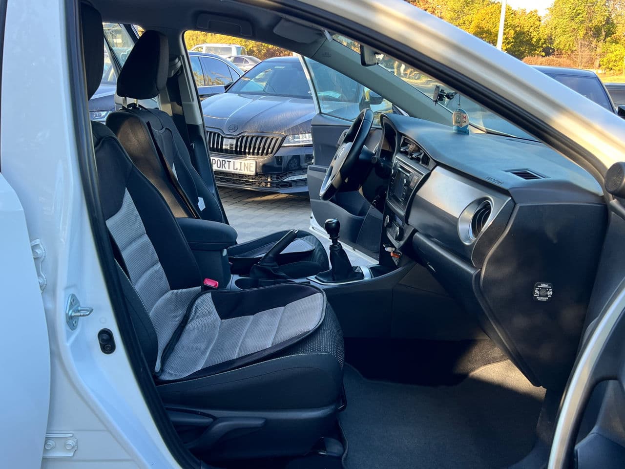 2014 Toyota Auris — Miniatură 13