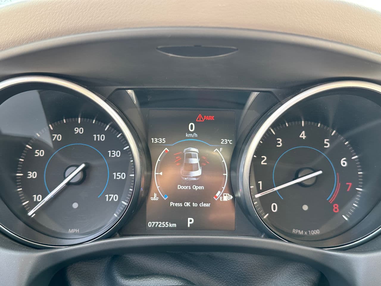 2016 Jaguar XE — Miniatură 8