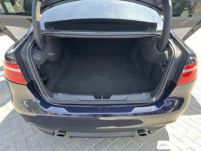 2016 Jaguar XE — Miniatură 20