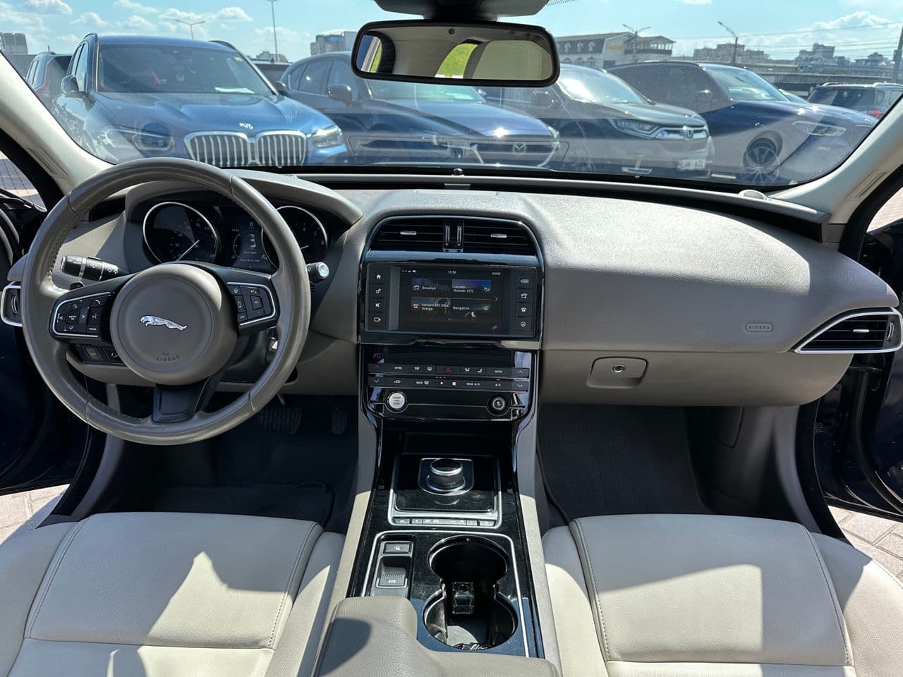 2016 Jaguar XE — Miniatură 6
