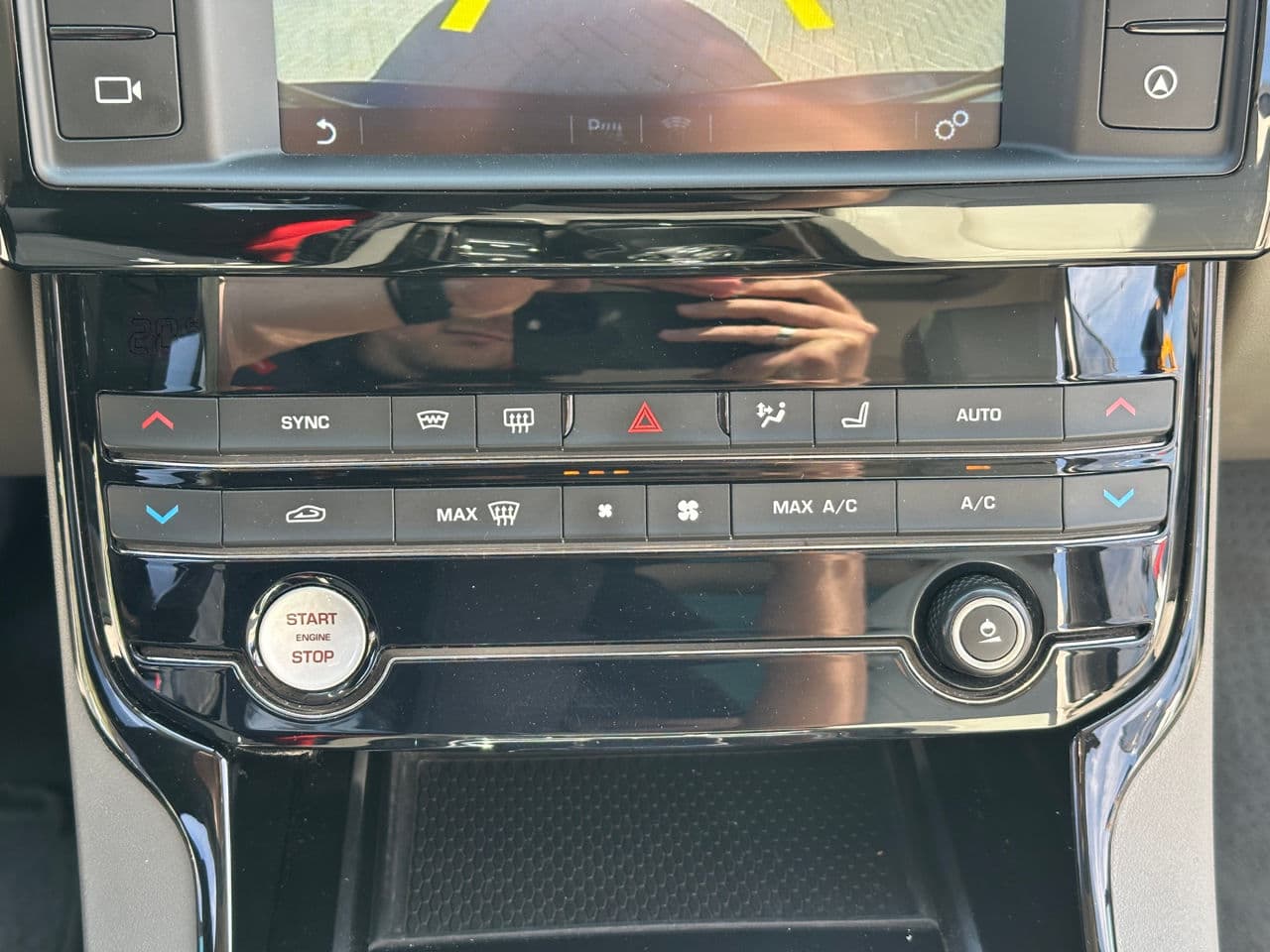 2016 Jaguar XE — Miniatură 10