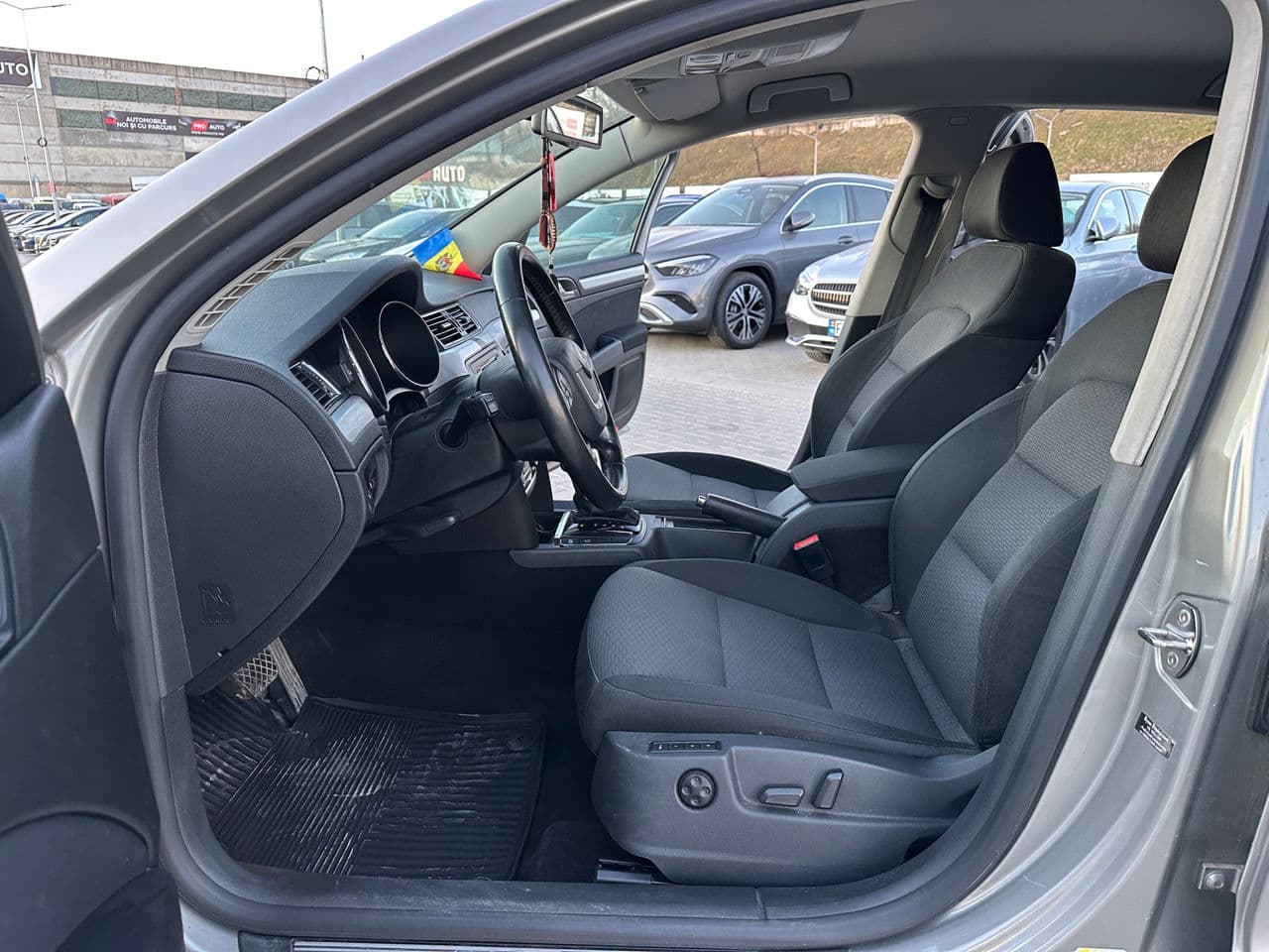 2009 Skoda Superb — Miniatură 5