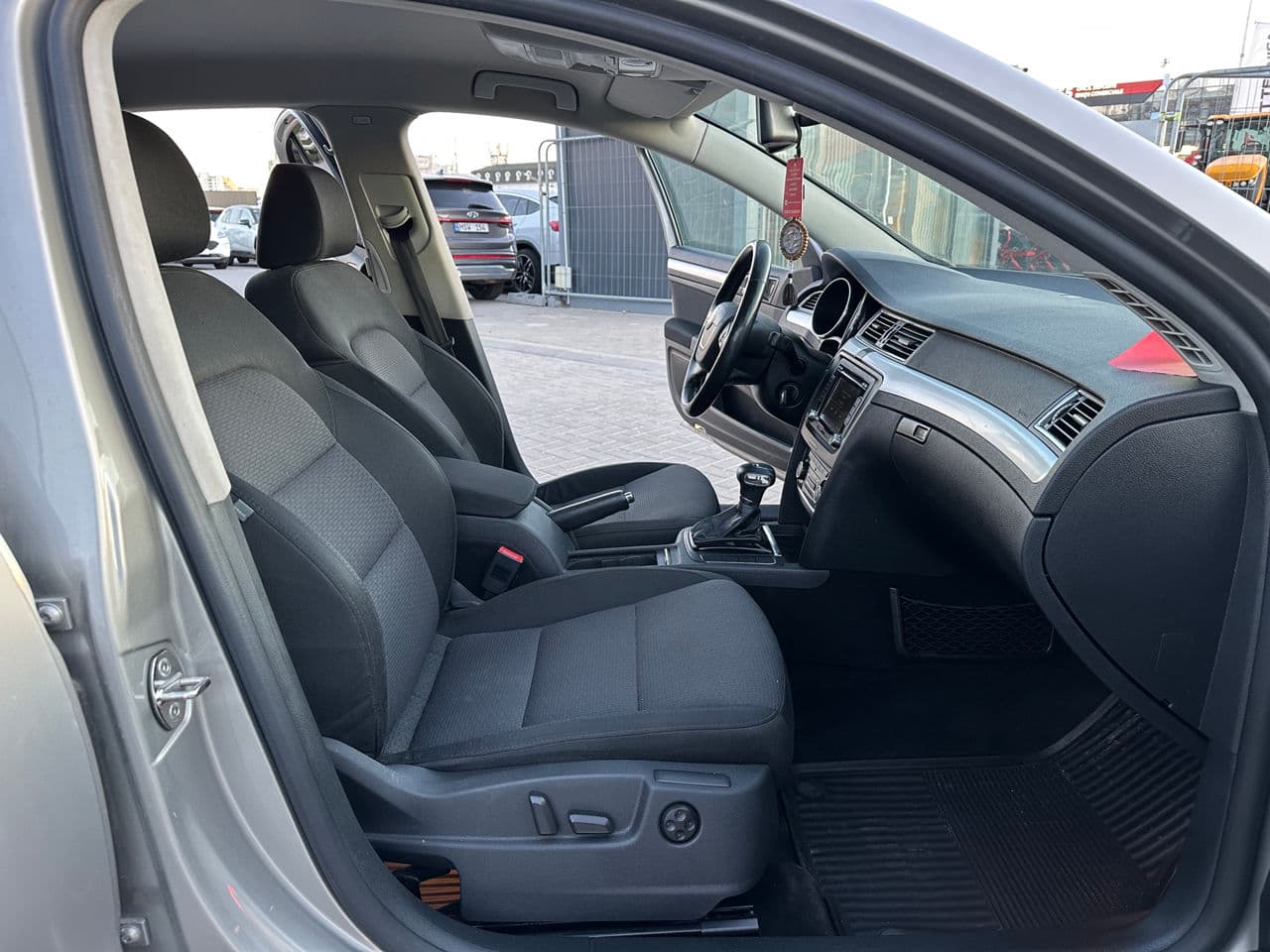 2009 Skoda Superb — Miniatură 14