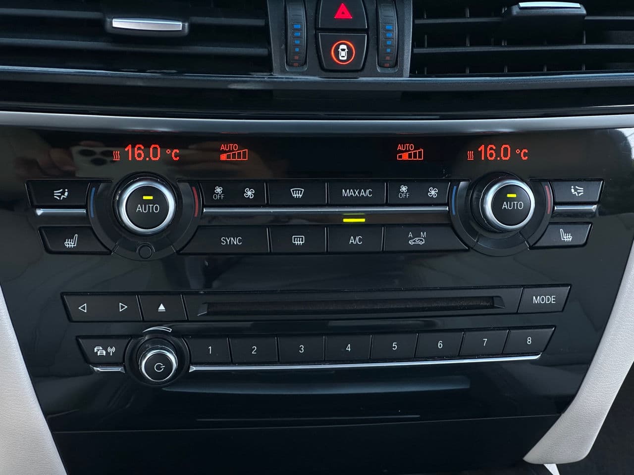 BMW X5 4.0e 2016 — Миниатюра 11