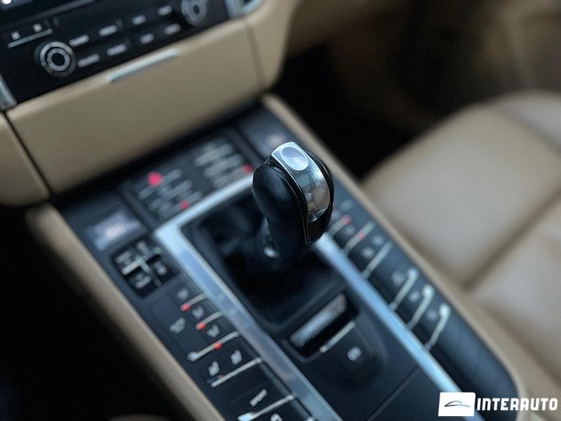 2016 Porsche Macan S — Miniatură 18