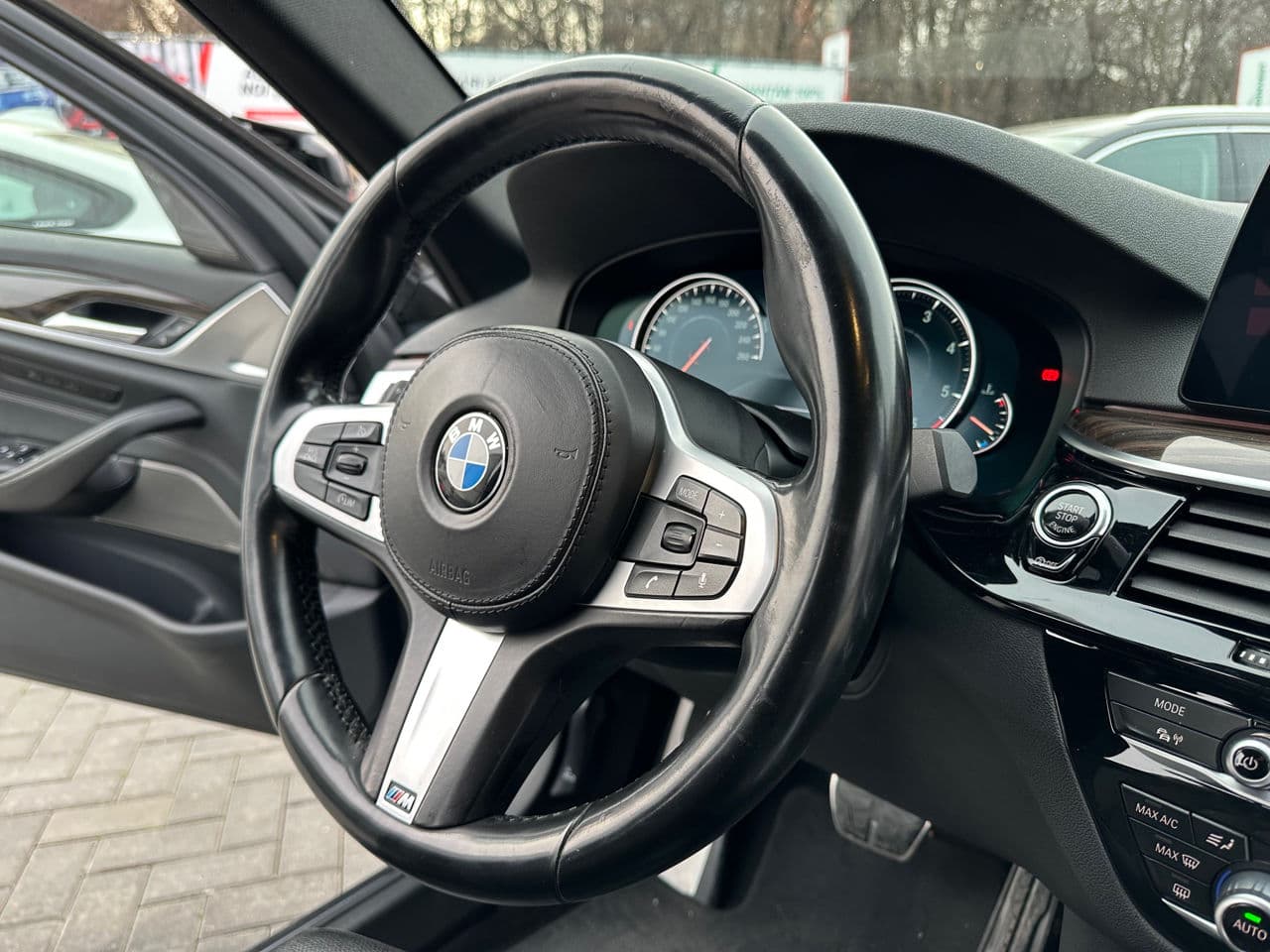 BMW 520 2017 — Миниатюра 12