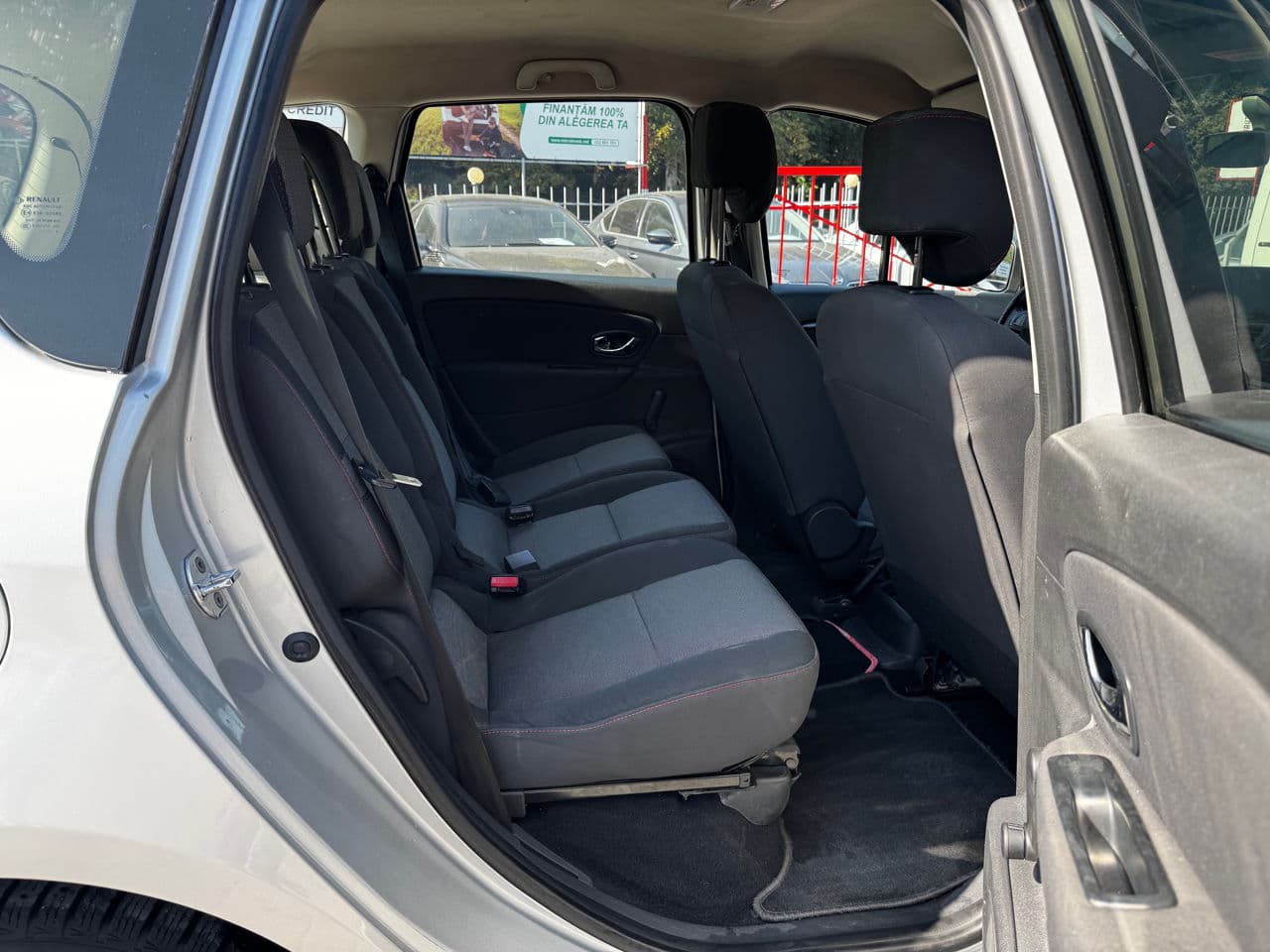 2015 Renault Scenic — Miniatură 14