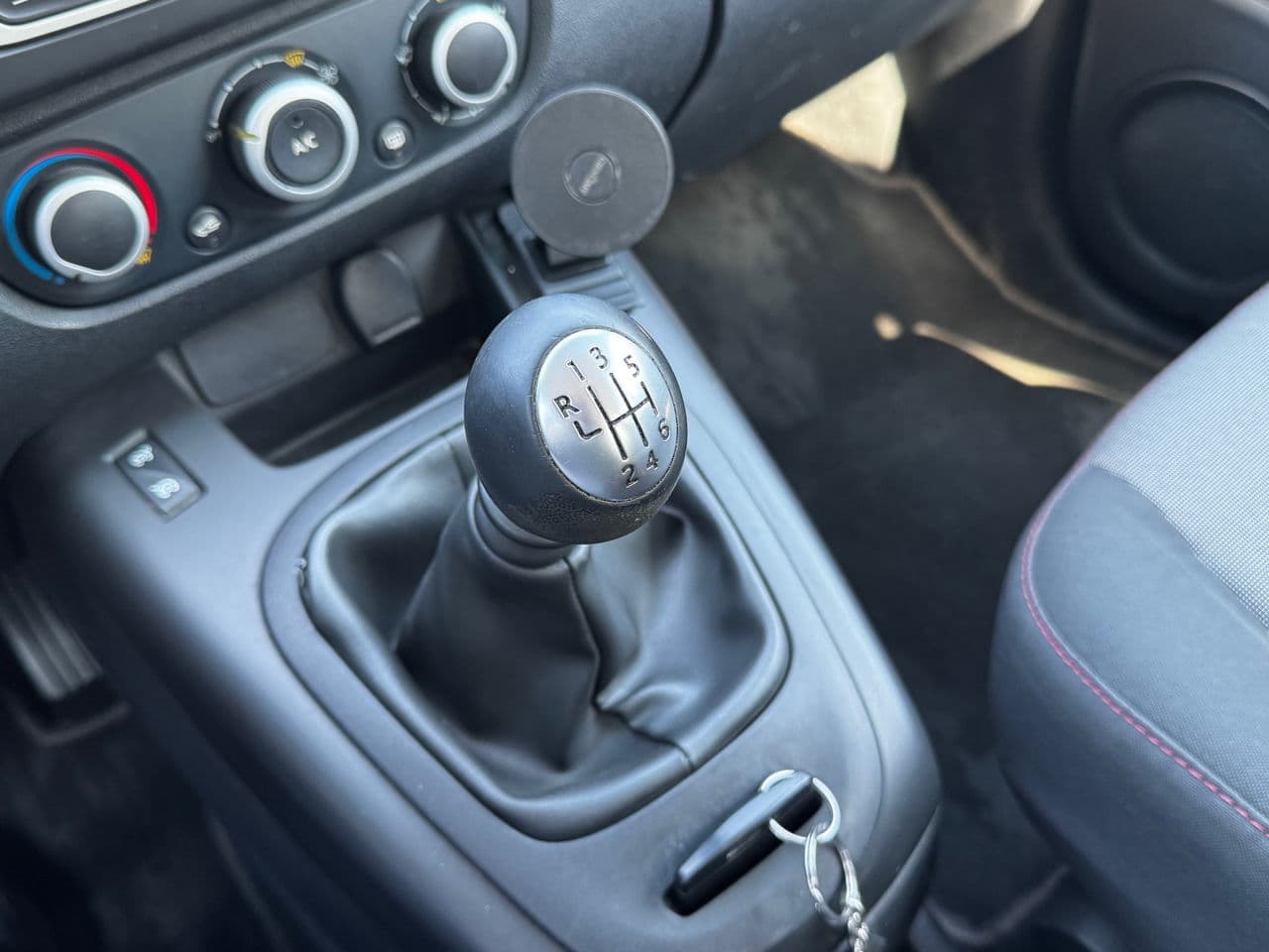 2015 Renault Scenic — Miniatură 12