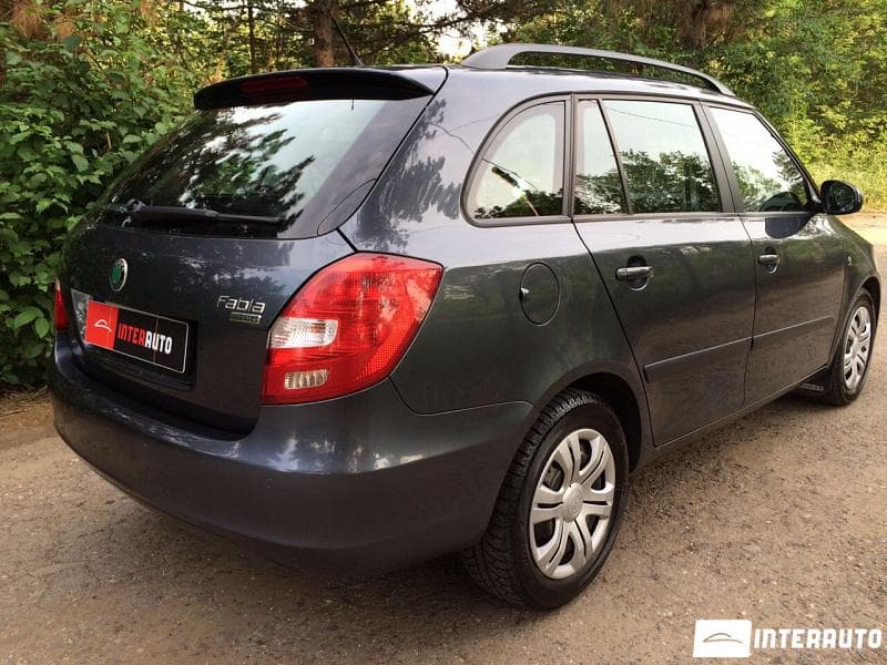 2010 Skoda Fabia — Miniatură 4