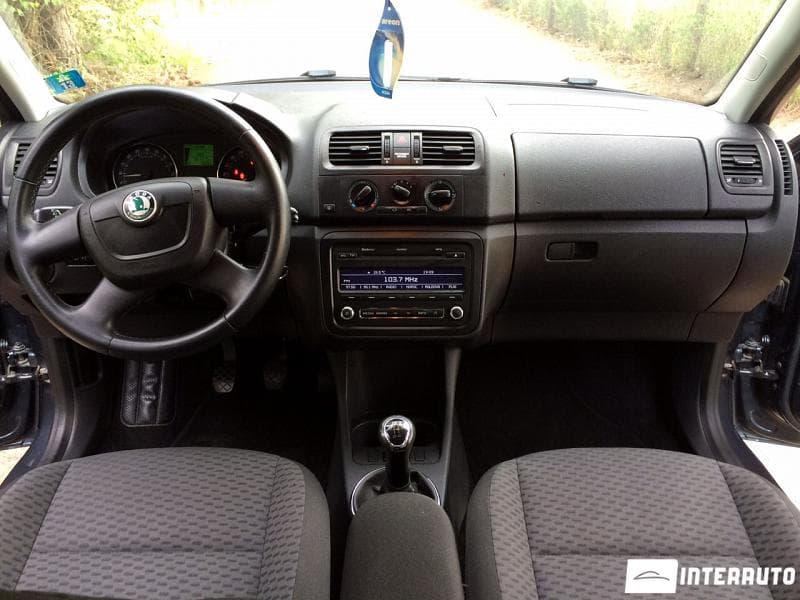 2010 Skoda Fabia — Miniatură 12