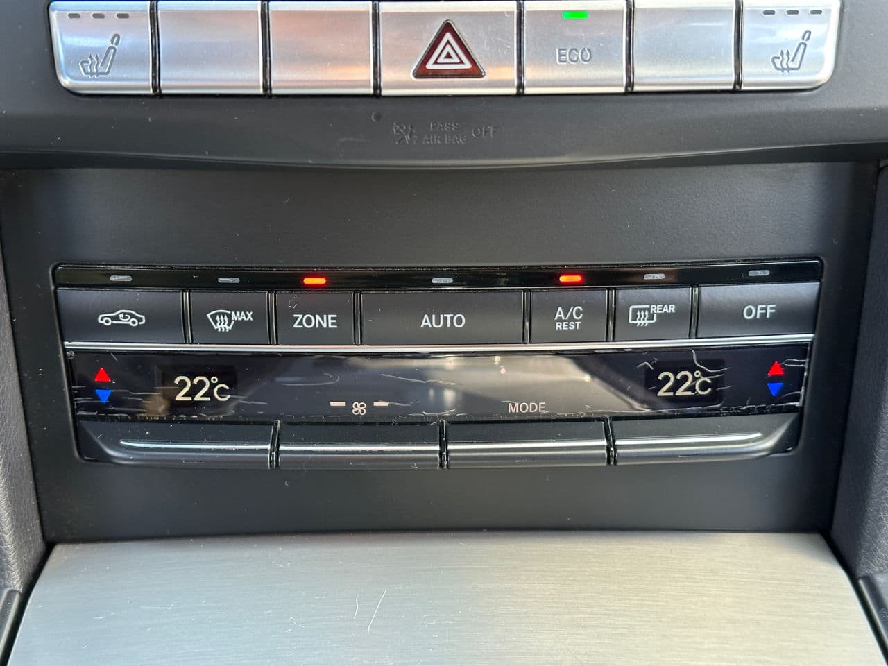 2015 Mercedes E 200 — Miniatură 14