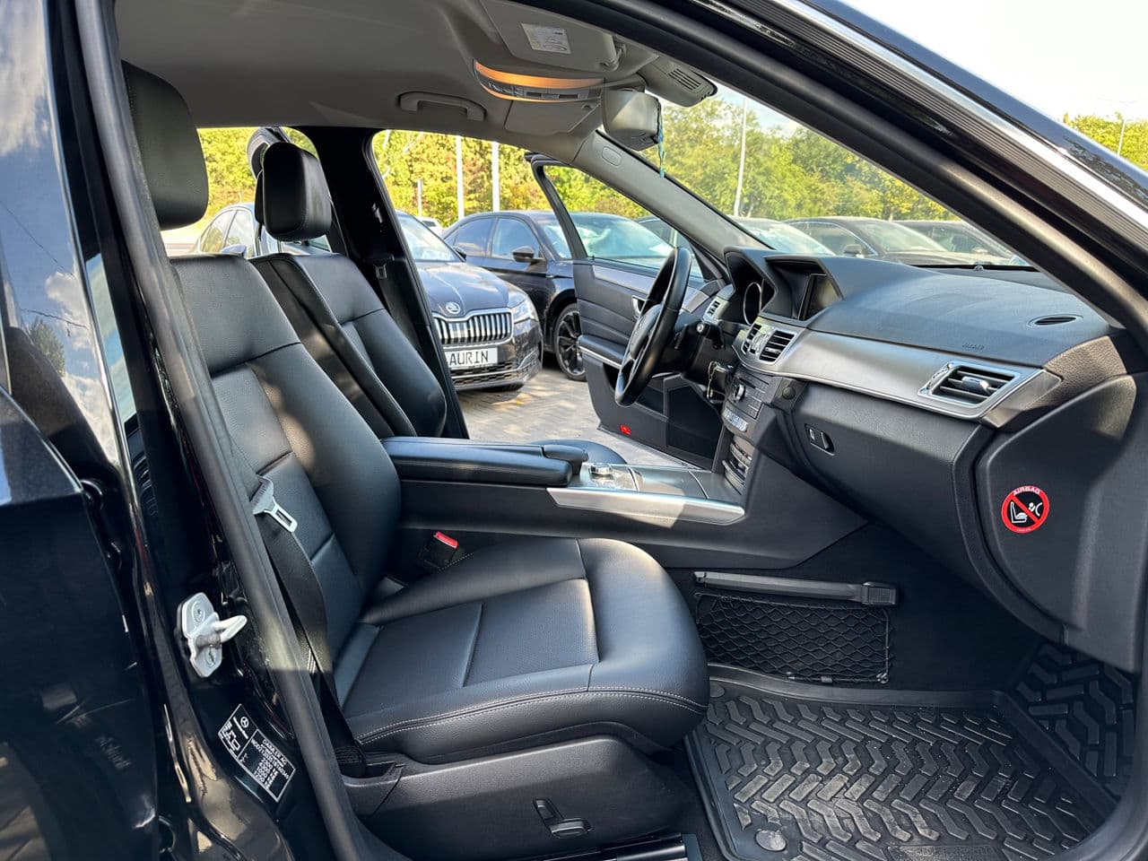 2015 Mercedes E 200 — Miniatură 6