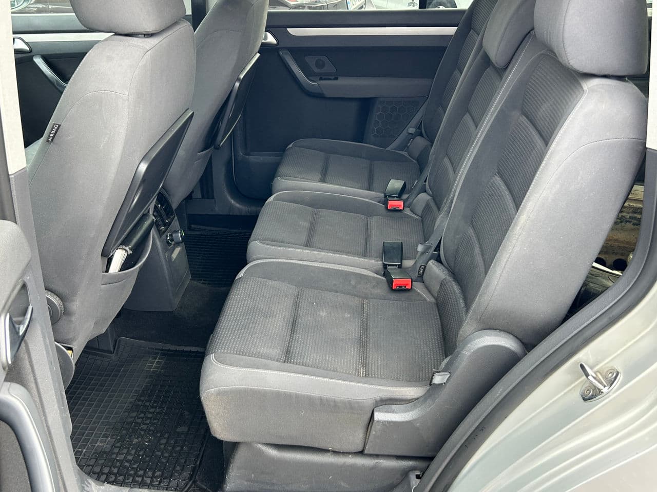 2010 Volkswagen Touran — Miniatură 15