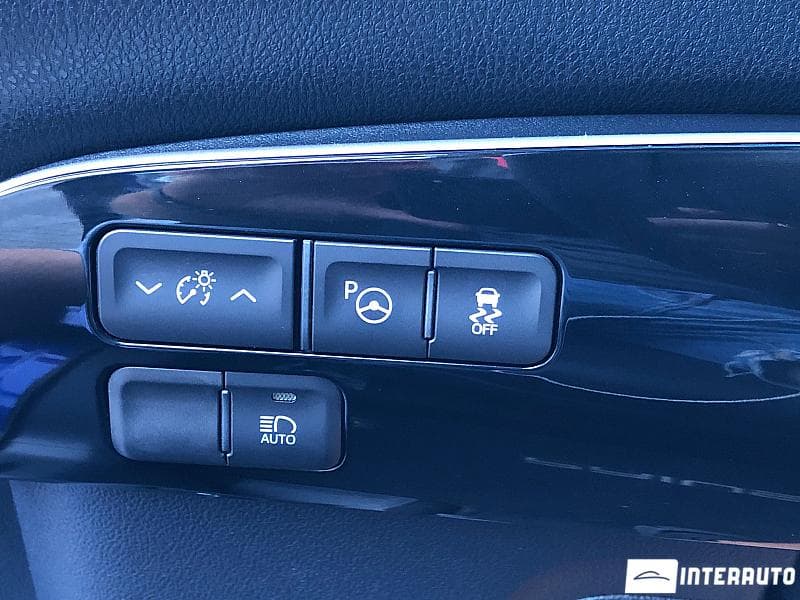2017 Toyota Prius — Miniatură 18