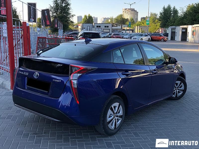 2017 Toyota Prius — Miniatură 4
