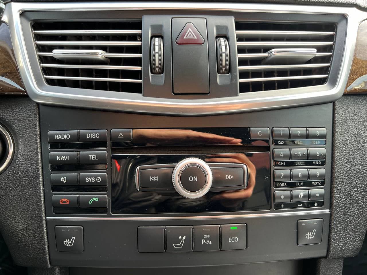 2011 Mercedes E 200 — Miniatură 12