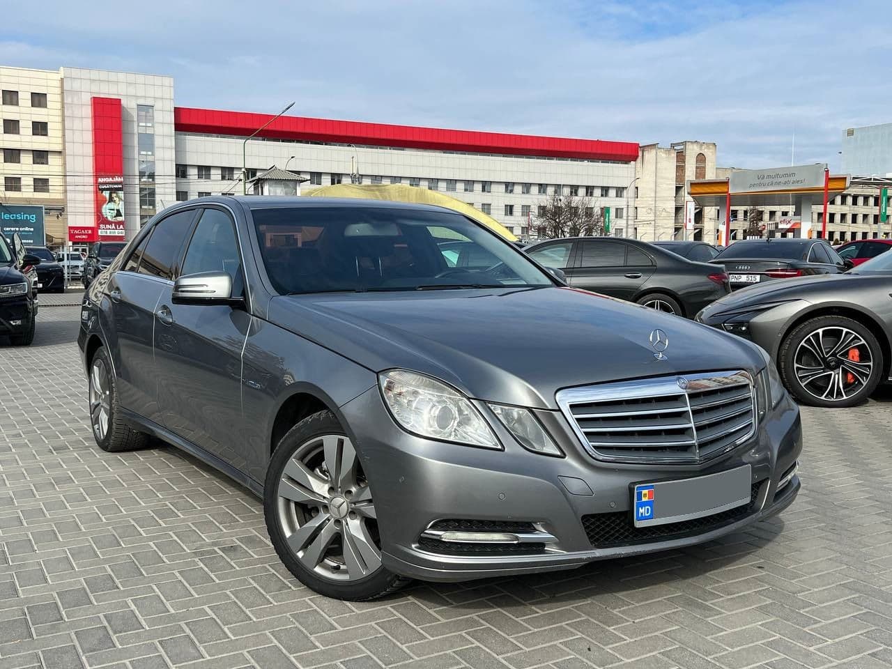 2011 Mercedes E 200 — Miniatură 3