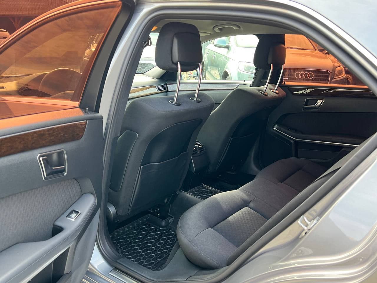 2011 Mercedes E 200 — Miniatură 18