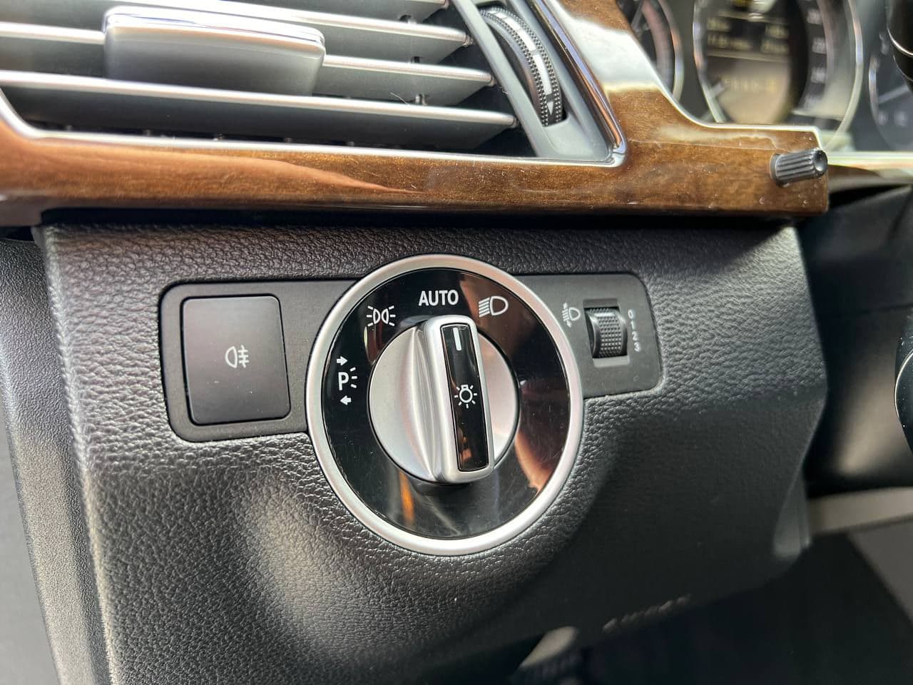 2011 Mercedes E 200 — Miniatură 15