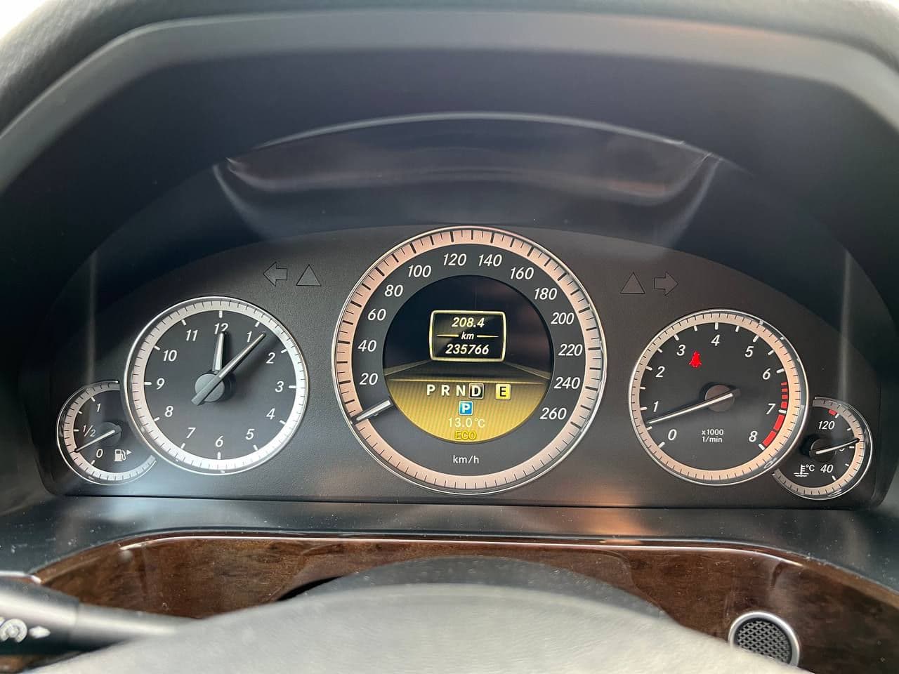 2011 Mercedes E 200 — Miniatură 9
