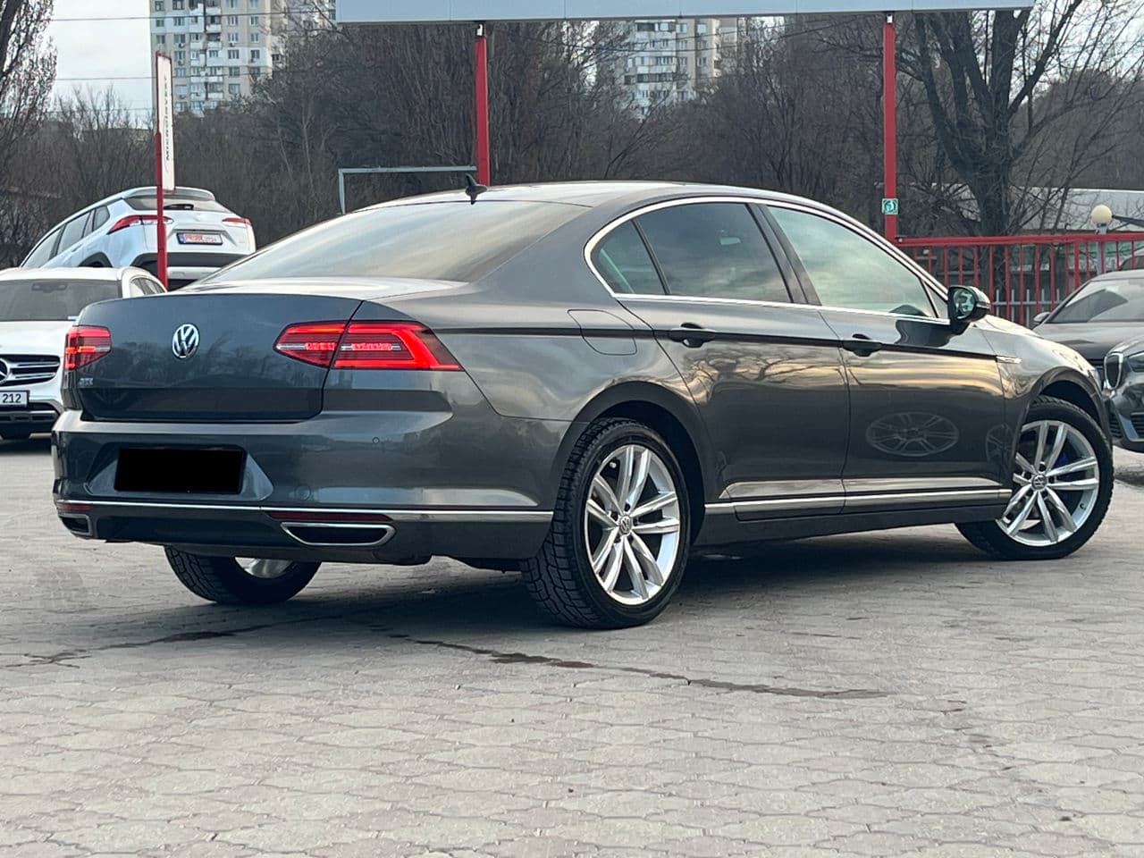 2016 Volkswagen Passat GTE — Miniatură 2