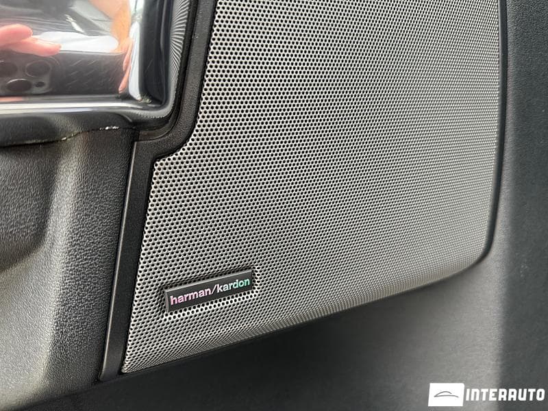 Land Rover Discovery 2012 — Миниатюра 19