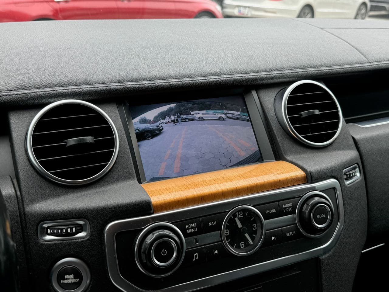 Land Rover Discovery 2012 — Миниатюра 10