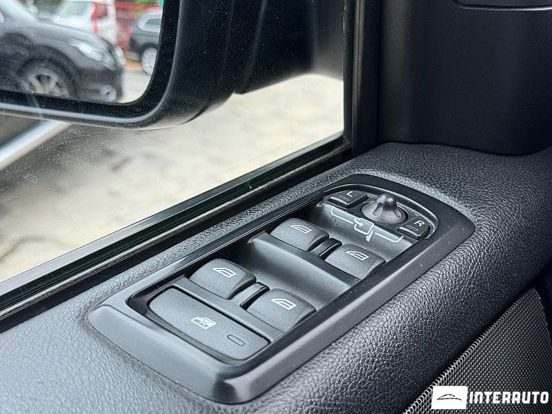 Land Rover Discovery 2012 — Миниатюра 21