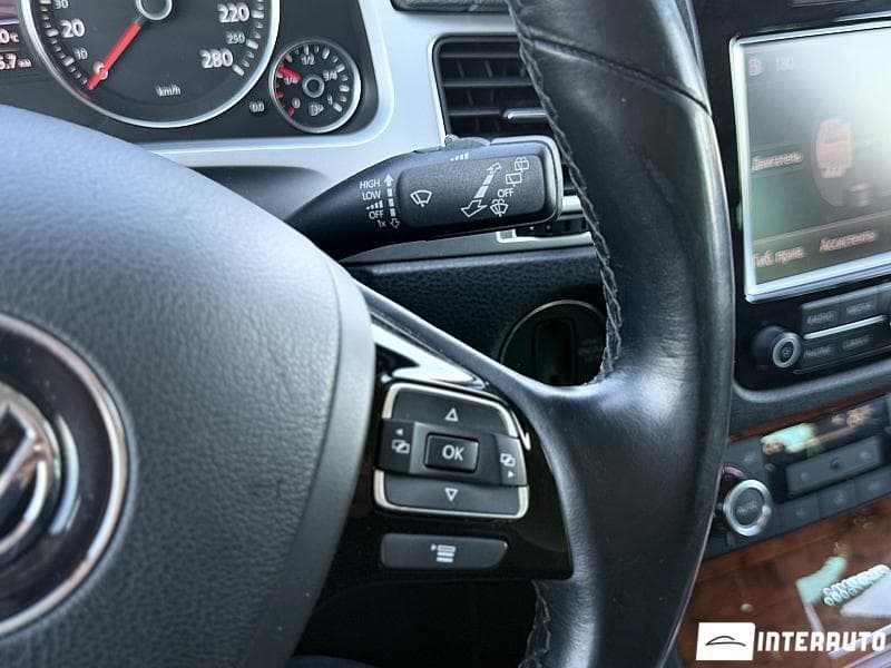 2010 Volkswagen Touareg — Miniatură 12