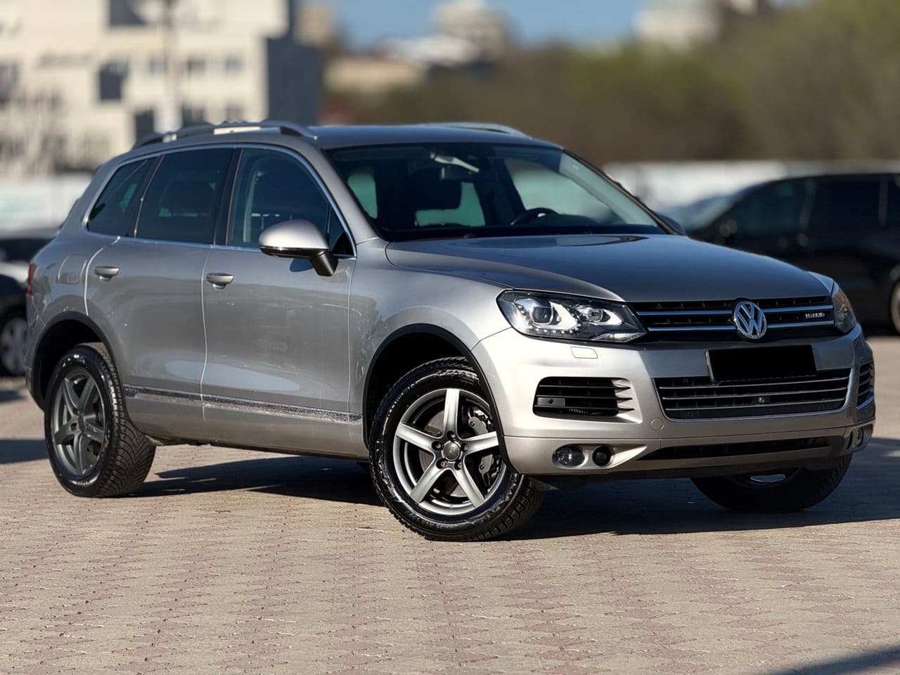 2010 Volkswagen Touareg — Miniatură 4